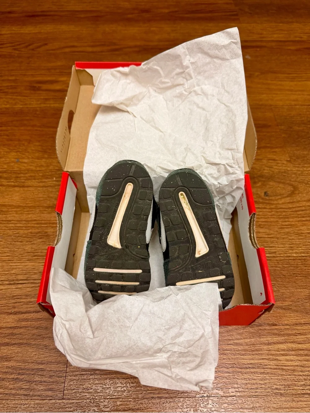 Nike md valiant